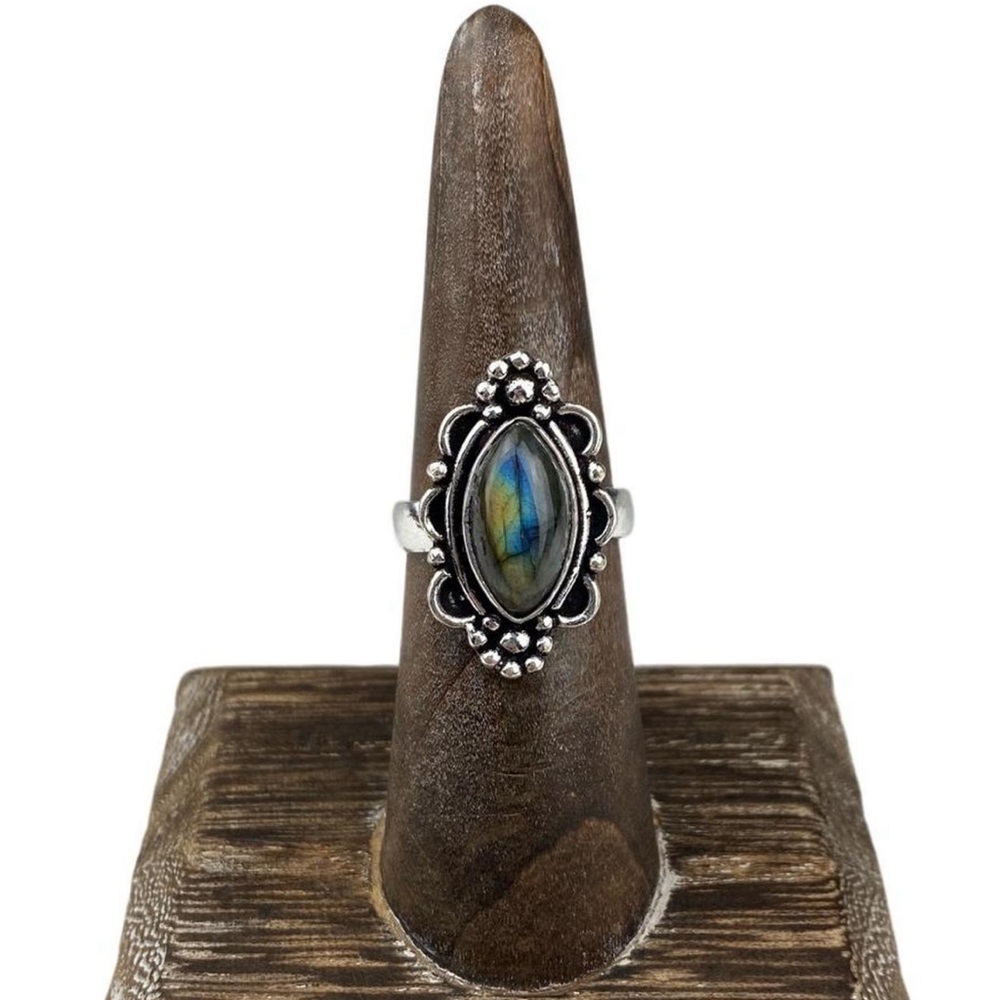 Crystal Labradorite Ring, Size 7, 925 stamped. Made of silver plated brass.